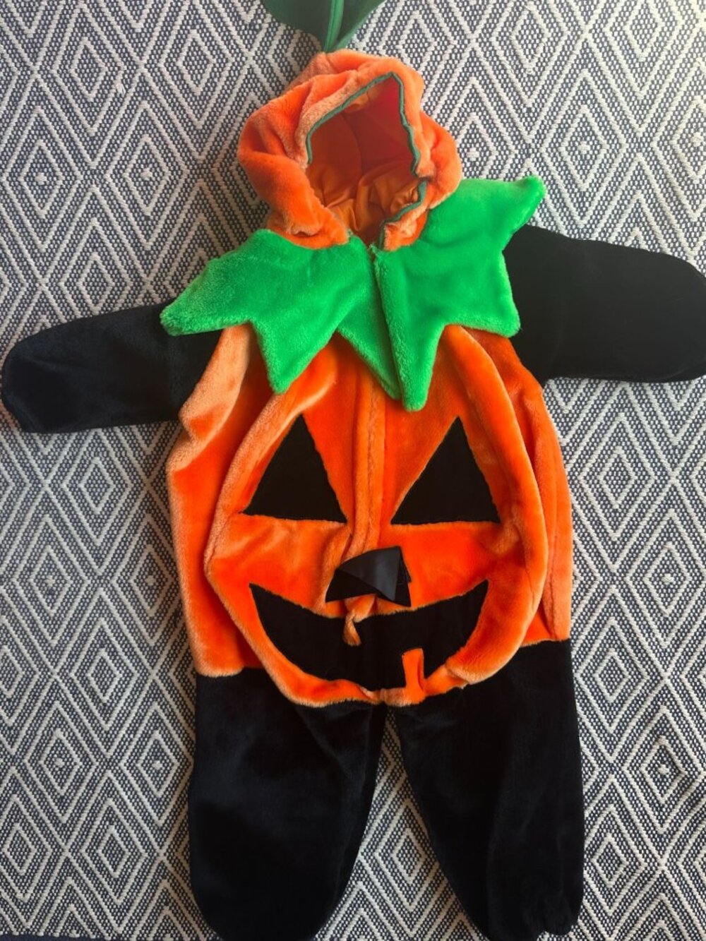 Adorable toddler pumpkin costume Fits 2-3yr old